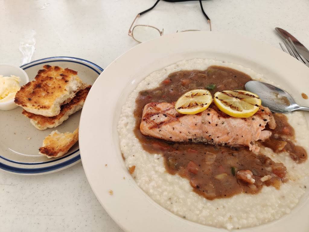 Sweetwater 123 | restaurant | 123 W Richardson Ave, Summerville, SC 29483, USA | 8436958488 OR +1 843-695-8488