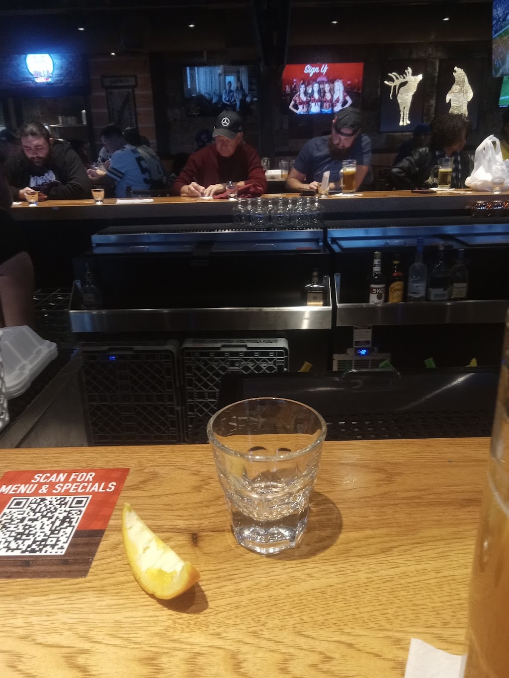 Twin Peaks | restaurant | 2151 Gallatin Pike N, Madison, TN 37115, USA | 6154486418 OR +1 615-448-6418