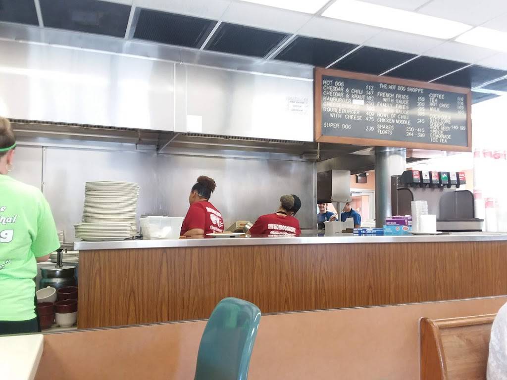 Hot Dog Shoppe | restaurant | 740 W Market St, Warren, OH 44481, USA | 3303957057 OR +1 330-395-7057