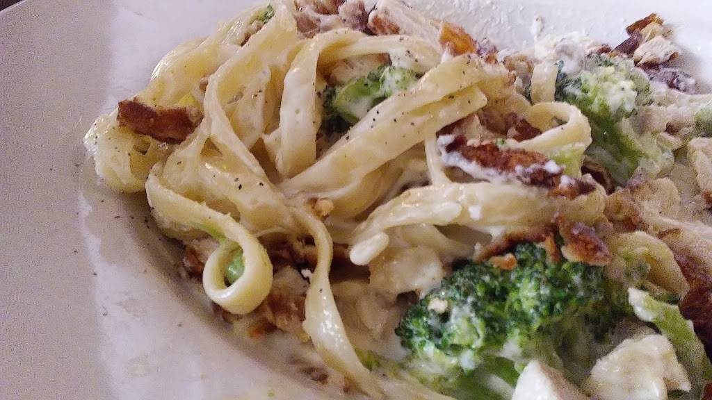 Hanna Devines | restaurant | 91 Main St, Ware, MA 01082, USA | 4132770707 OR +1 413-277-0707