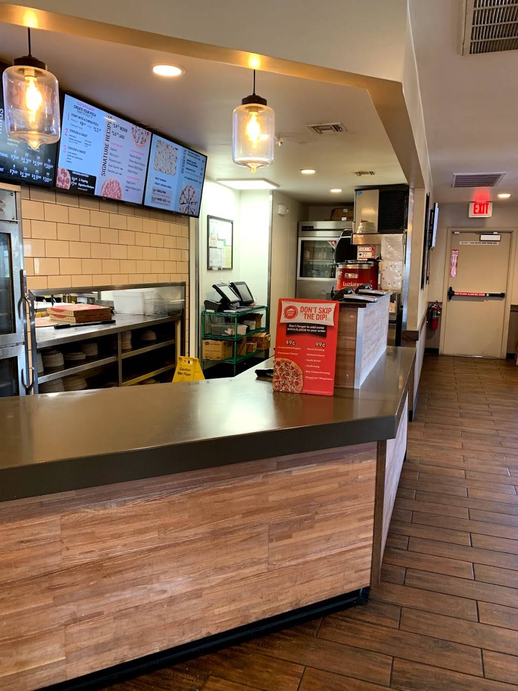 Pizza Hut | meal delivery | 1330 S 14th St, Kingsville, TX 78363, USA | 3615955652 OR +1 361-595-5652