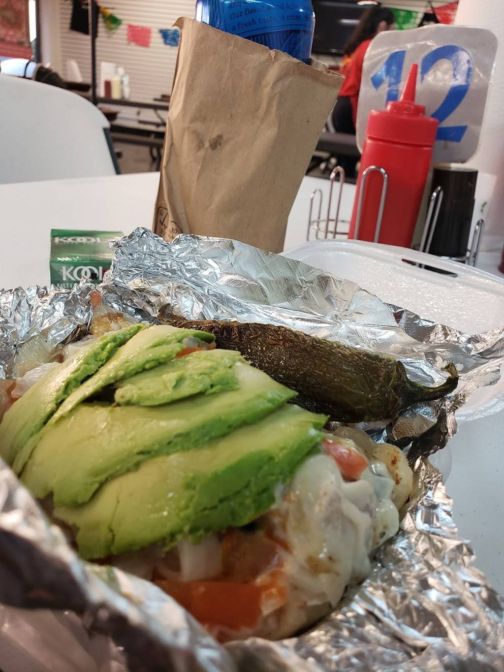 El Perron Hot Dogs | restaurant | 5020 East Sam Houston Pkwy N, Houston, TX 77015, USA | 8322039512 OR +1 832-203-9512