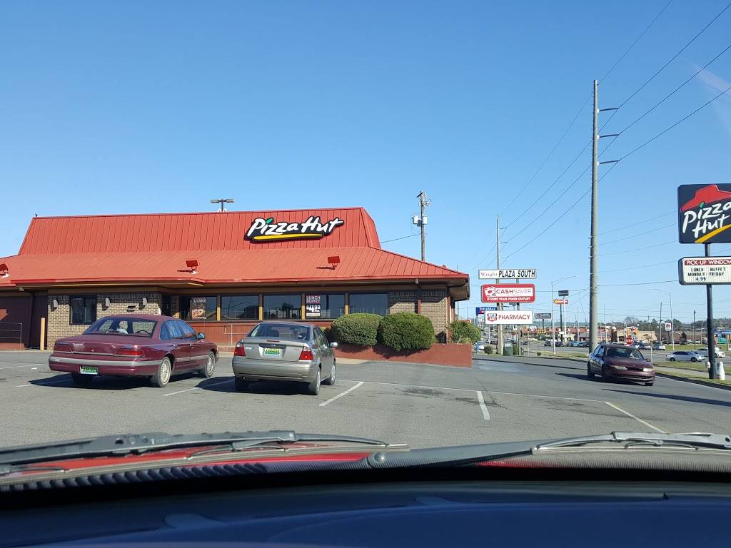 Pizza Hut | meal delivery | 702 Skyland Blvd, Tuscaloosa, AL 35405, USA | 2053916826 OR +1 205-391-6826