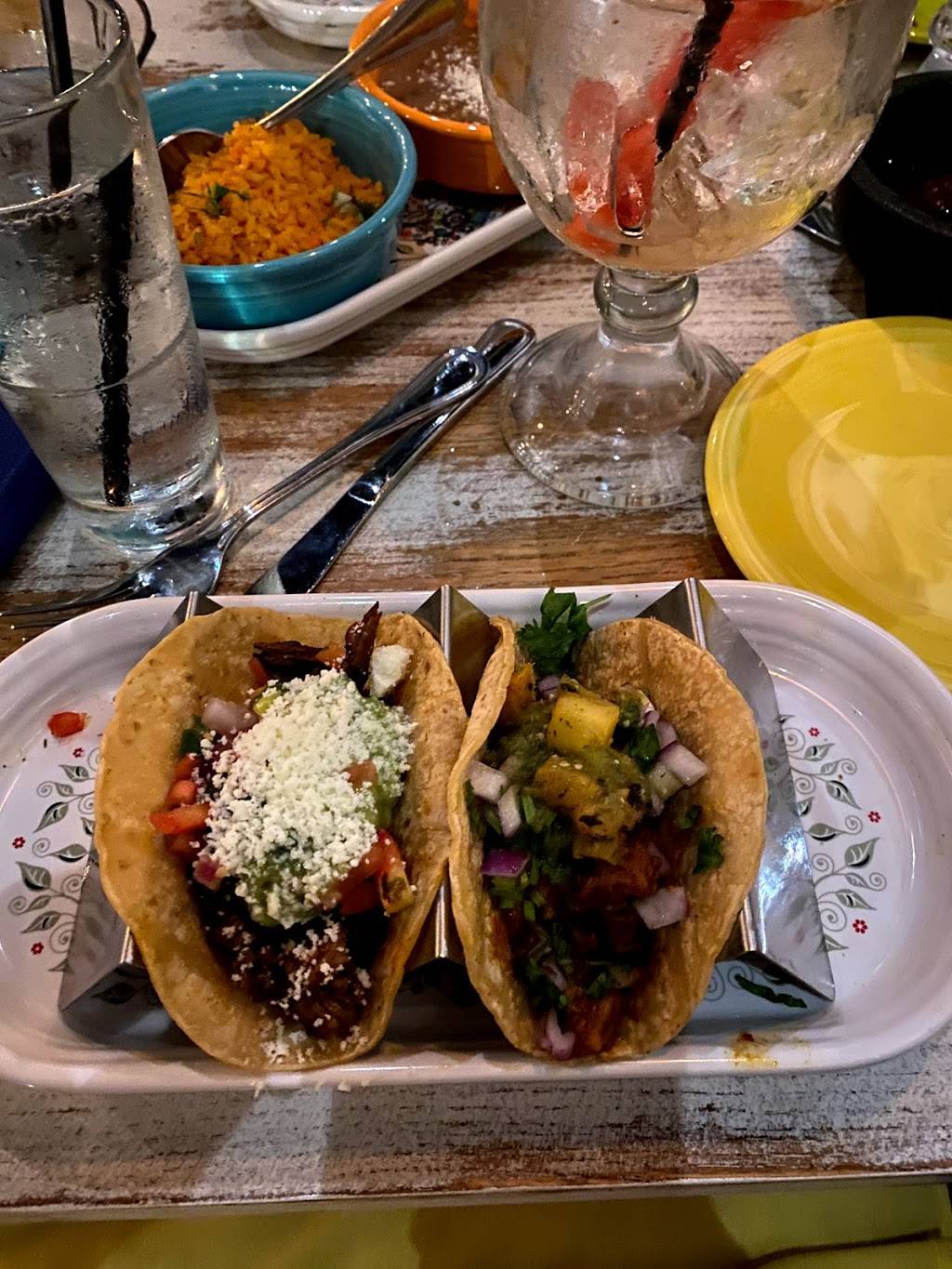 Fat Rosies Taco & Tequila Bar | restaurant | 940 Milwaukee Ave, Lincolnshire, IL 60069, USA | 2243772395 OR +1 224-377-2395