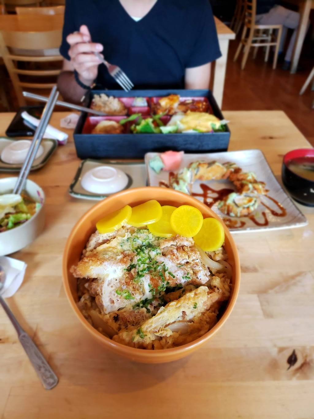 Mr Sushi | restaurant | 7324 Oxford Ave, Philadelphia, PA 19111, USA | 2157228800 OR +1 215-722-8800