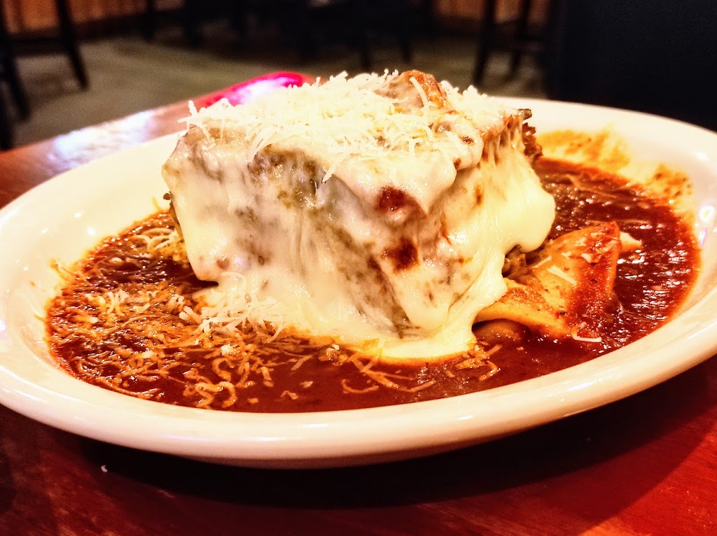 Johnny Carinos | restaurant | 2310 S Louise Ave, Sioux Falls, SD 57106, USA | 6053617222 OR +1 605-361-7222