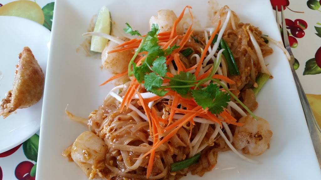 Yellow Curry Cozy Thai | restaurant | 20 N Holladay Dr, Seaside, OR 97138, USA | 5037397272 OR +1 503-739-7272