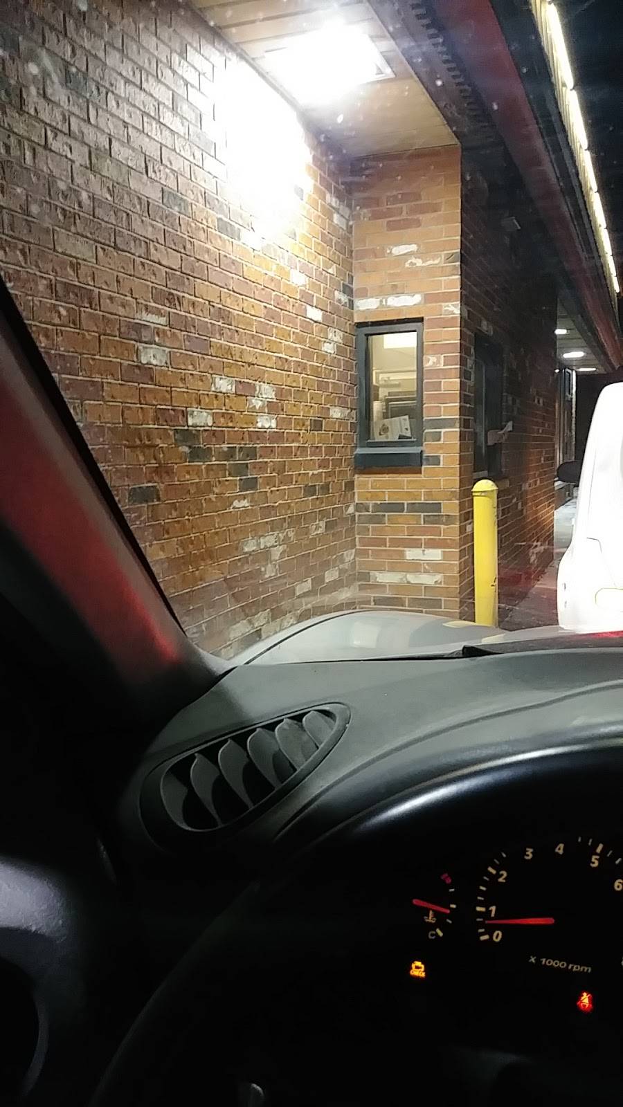 Wendys | restaurant | 1104 N County Line St, Fostoria, OH 44830, USA | 4194356485 OR +1 419-435-6485