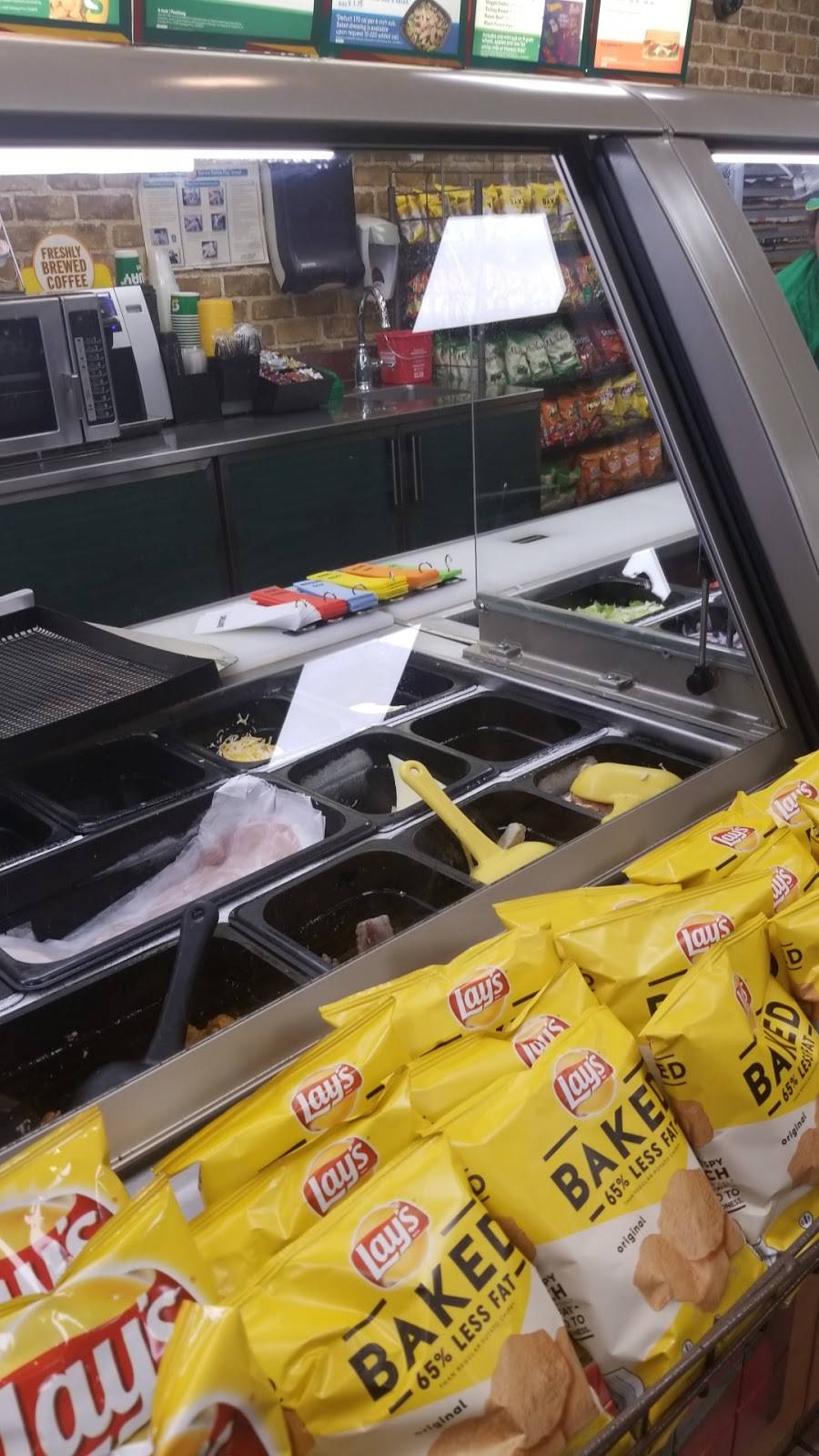 Subway Restaurants | restaurant | 3809 S Shaver St #170, Pasadena, TX 77504, USA | 7139433355 OR +1 713-943-3355