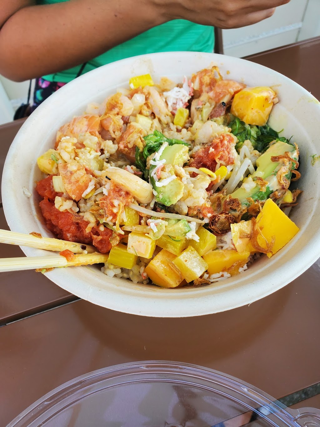 Mammoth Poke | restaurant | 2035 N Western Ave, Chicago, IL 60647, USA | 3125162456 OR +1 312-516-2456