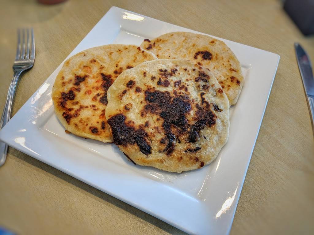 La Familia Restaurant And Pupuseria | restaurant | Yorkshire Plaza, 16427 W Little York Rd, Houston, TX 77084, USA | 8326747757 OR +1 832-674-7757