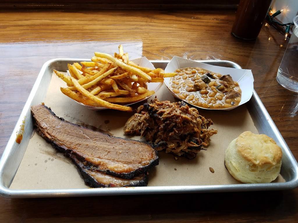 Binge BBQ | restaurant | 12 Broadway, Newport, RI 02840, USA | 4016193799 OR +1 401-619-3799
