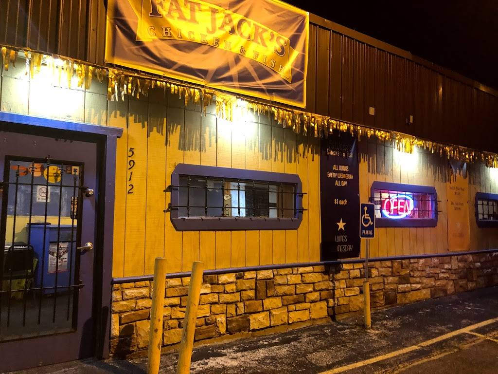 Fat Jacks Chicken & Fish | restaurant | 5912 Blue Pkwy, Kansas City, MO 64129, USA | 8162167686 OR +1 816-216-7686