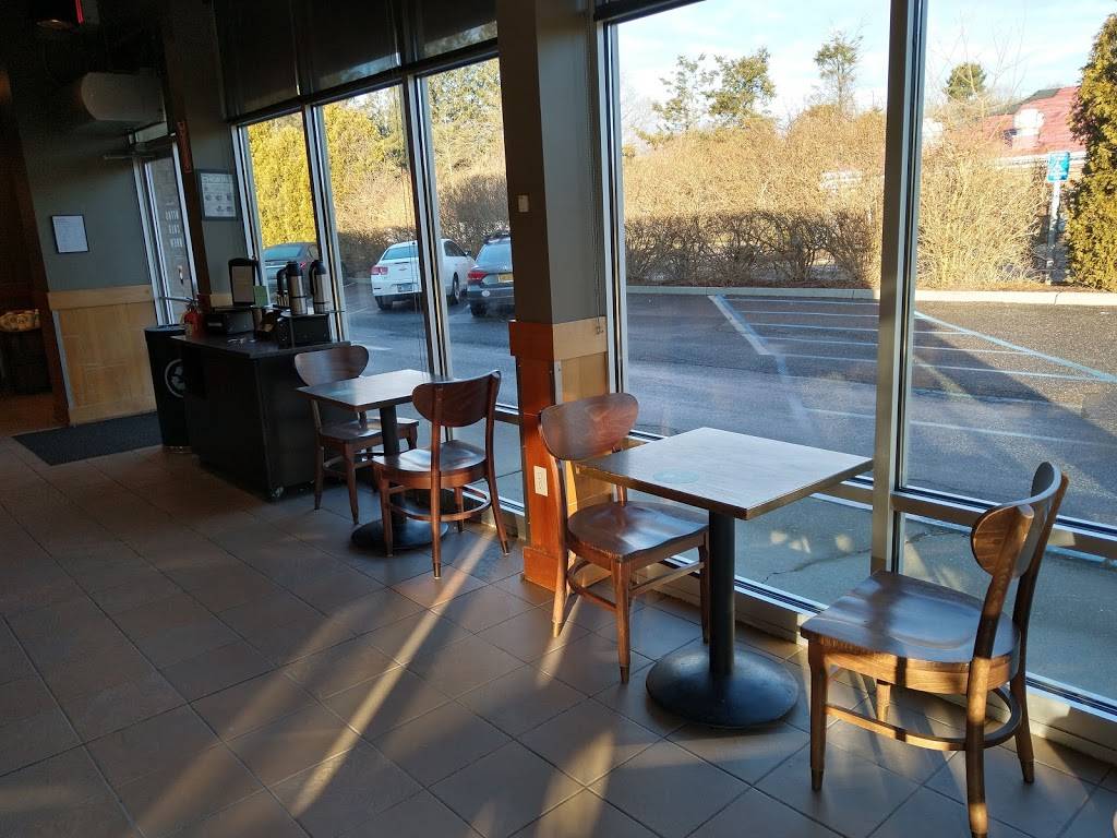 Starbucks | cafe | 506 Larkfield Rd, East Northport, NY 11731, USA | 6312661879 OR +1 631-266-1879
