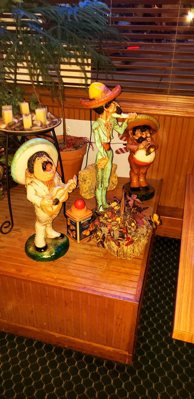 Casablanca | restaurant | 320 Main St, Racine, WI 53403, USA | 2626322272 OR +1 262-632-2272