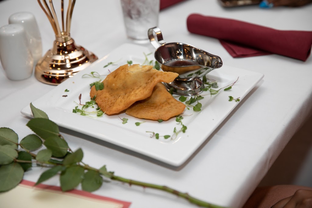 Cafe de luxe | restaurant | 12901 McGregor Blvd #23, Fort Myers, FL 33919, USA | 2396891370 OR +1 239-689-1370