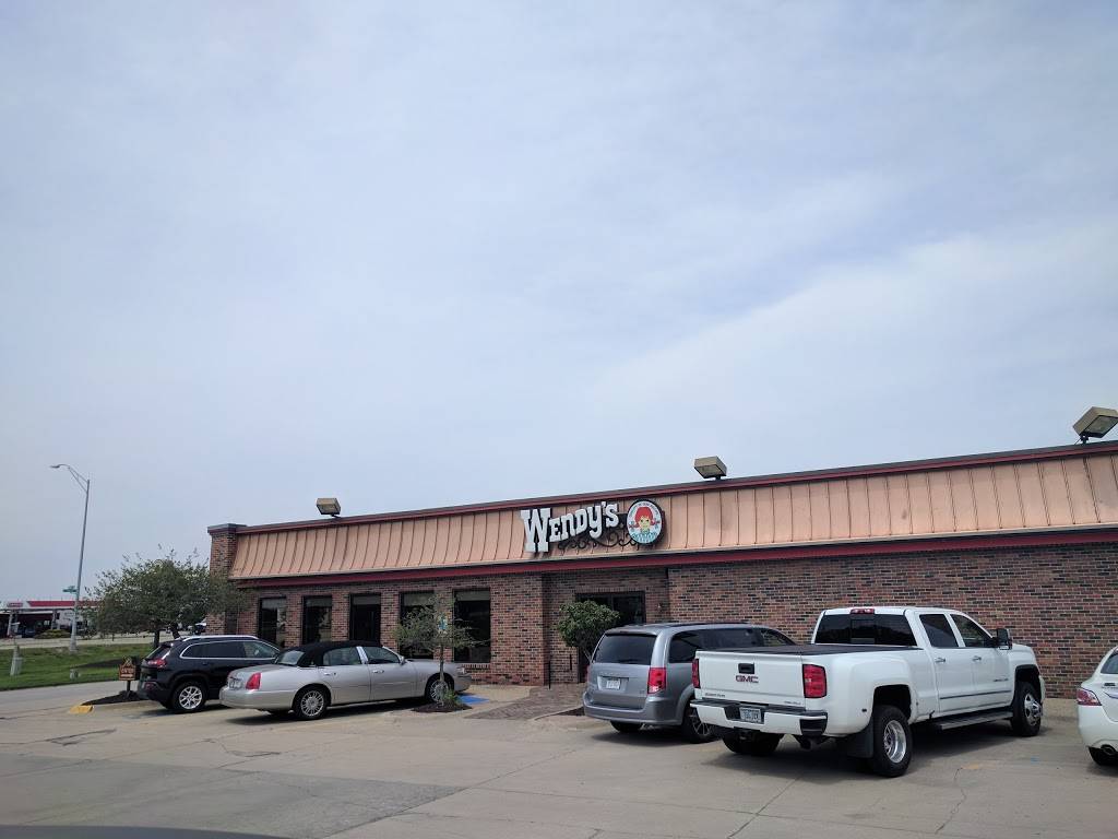 Wendys | restaurant | 4011 S Lincoln Ave, York, NE 68467, USA | 4023623262 OR +1 402-362-3262