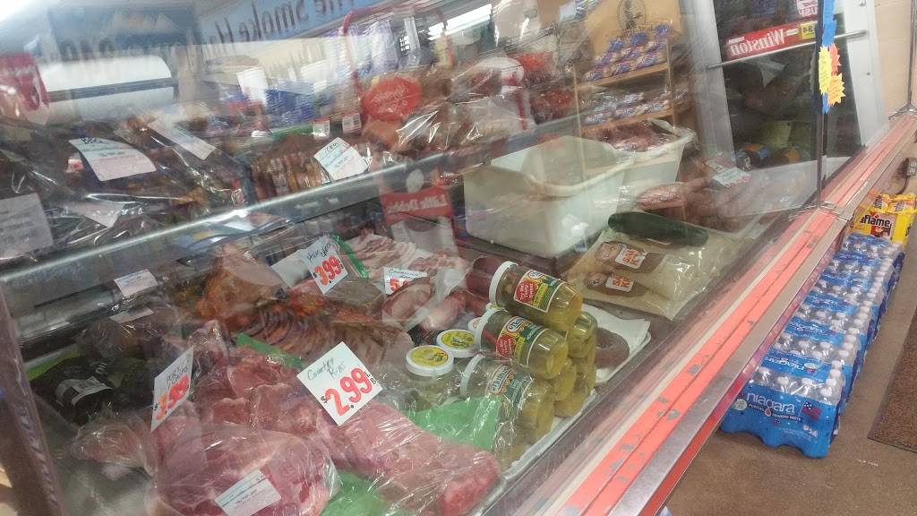 Smoke Haus | meal takeaway | 7886 Gratiot Ave, Columbus, MI 48063, USA | 5867276093 OR +1 586-727-6093