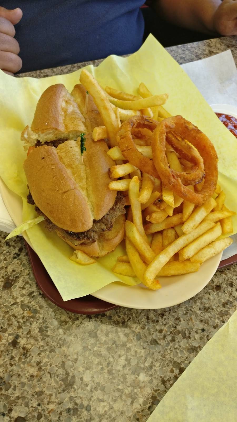 Tams Burgers | restaurant | 11816 Long Beach Blvd, Lynwood, CA 90262, USA | 3106373433 OR +1 310-637-3433