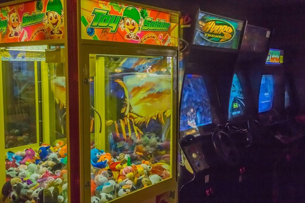 Round Table Pizza | meal delivery | 2424 Magowan Dr, Santa Rosa, CA 95405, USA | 7075281200 OR +1 707-528-1200