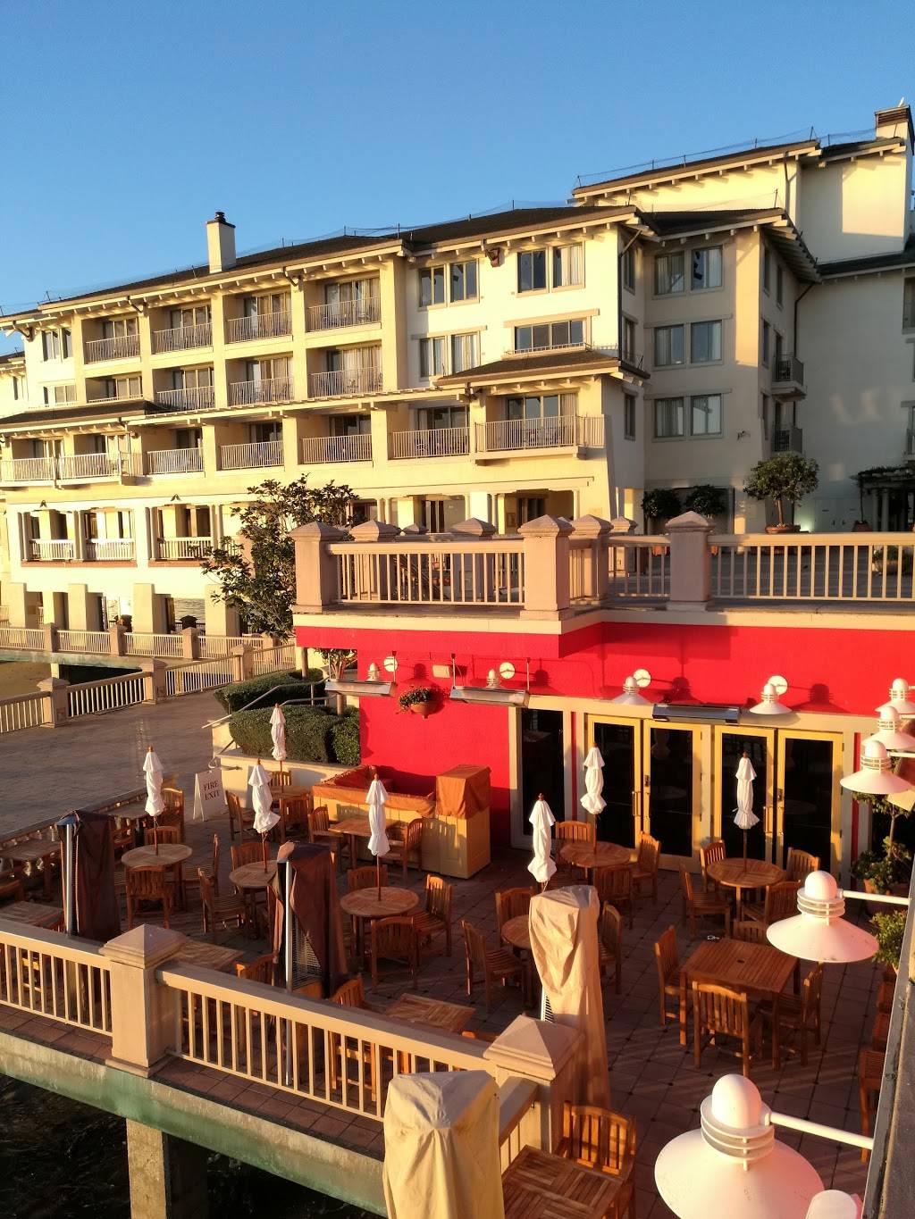 Schooners Coastal Kitchen & Bar | restaurant | 400 Cannery Row, Monterey, CA 93940, USA | 8313722628 OR +1 831-372-2628