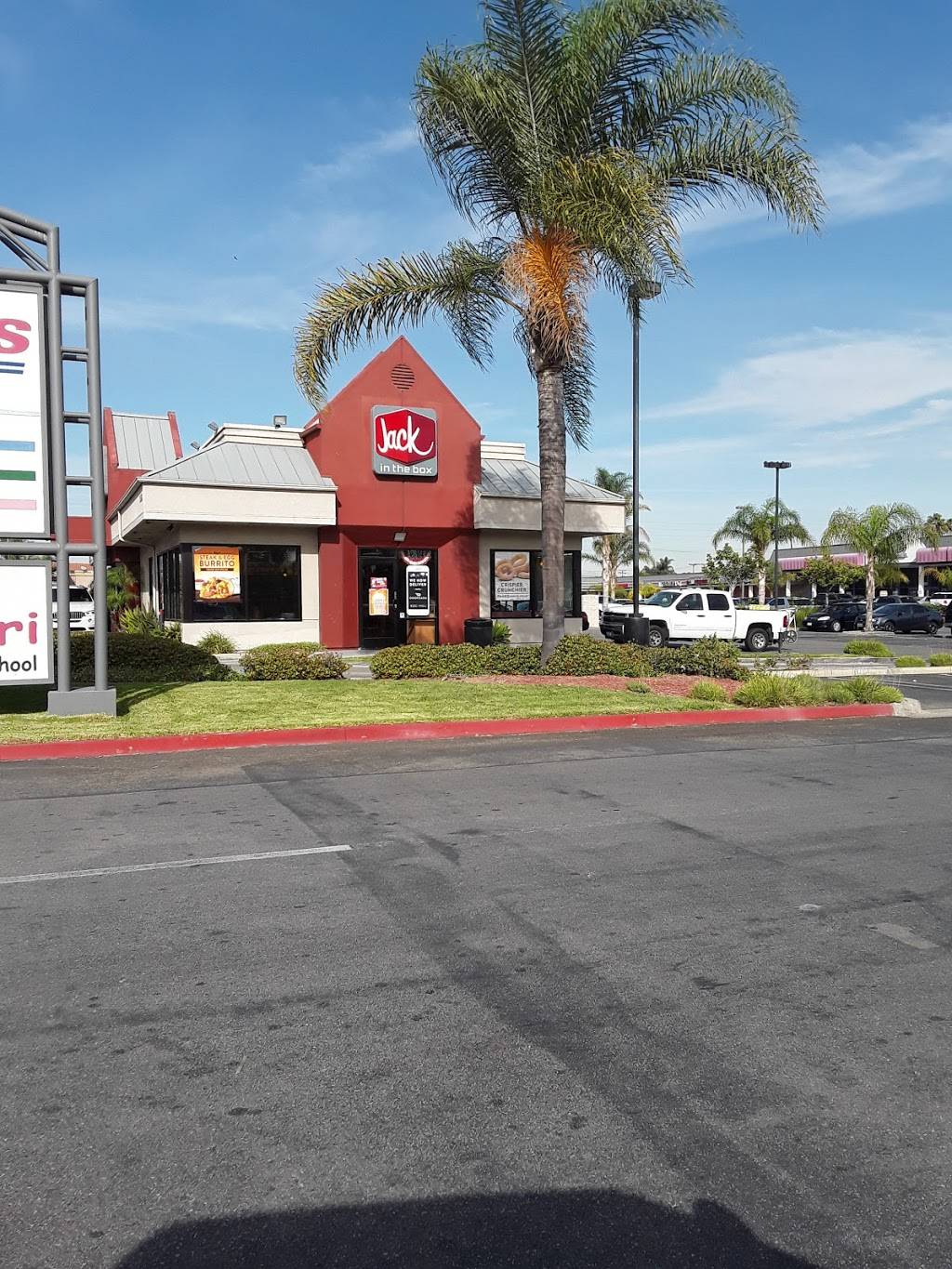 Jack in the Box | restaurant | 19090 Brookhurst St, Huntington Beach, CA 92646, USA | 7149637772 OR +1 714-963-7772