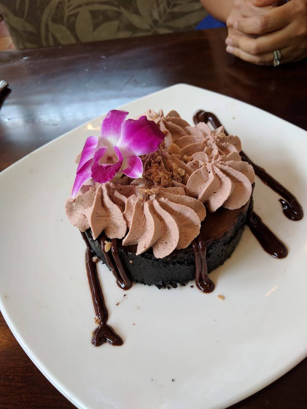 Tommy Bahama Restaurant, Bar & Store | restaurant | 9595 Six Pines Dr #700, The Woodlands, TX 77380, USA | 2812928669 OR +1 281-292-8669