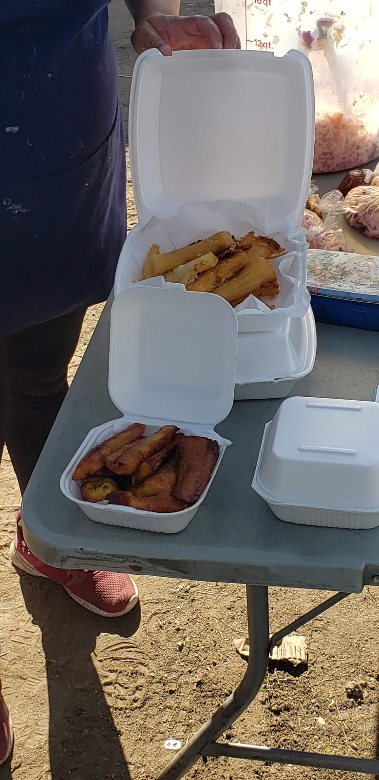 Ricas Pupusas | restaurant | 14204 Berg St, Sylmar, CA 91342, USA | 8183105939 OR +1 818-310-5939