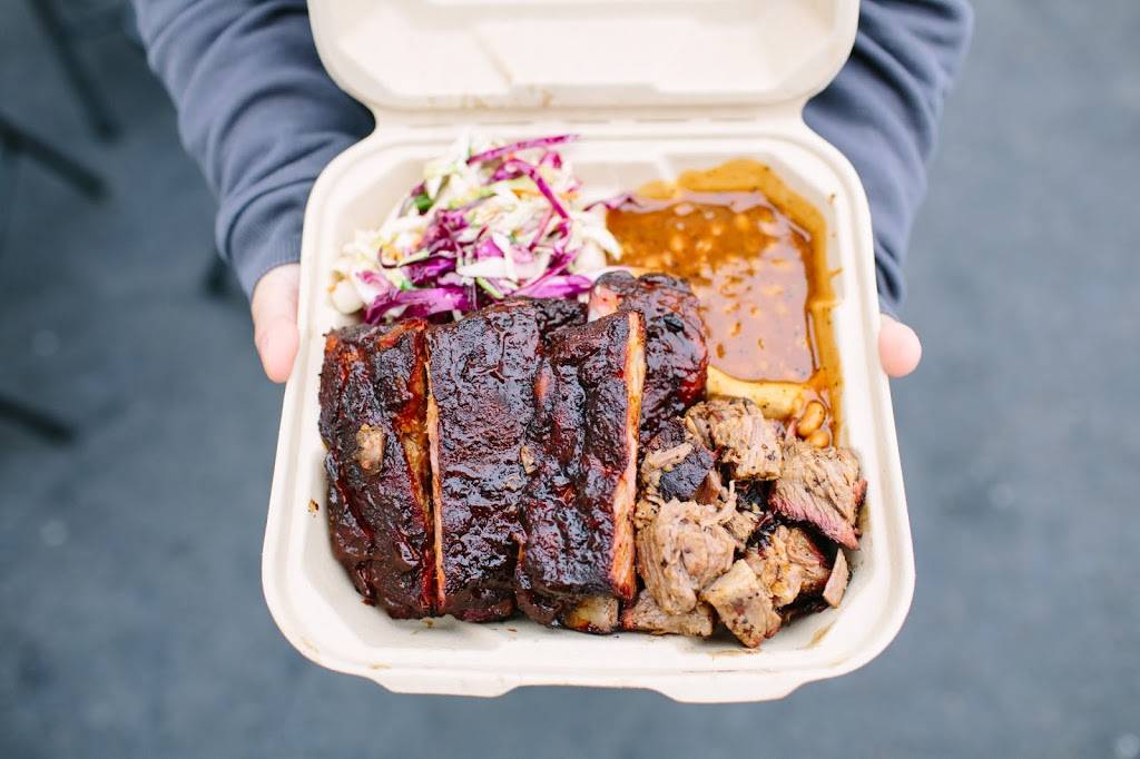 Capelos Barbecue | restaurant | 2655 Middlefield Rd, Redwood City, CA 94063, USA | 6507015433 OR +1 650-701-5433