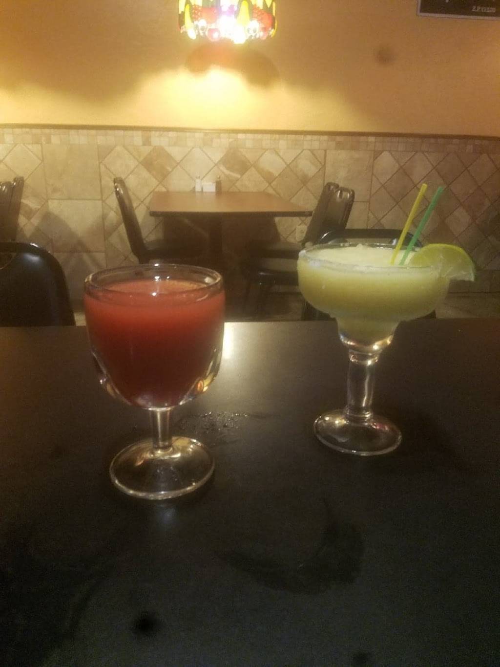 La Casita | restaurant | 1403 W Ferdon St Suite 5, Litchfield, IL 62056, USA | 2173249335 OR +1 217-324-9335