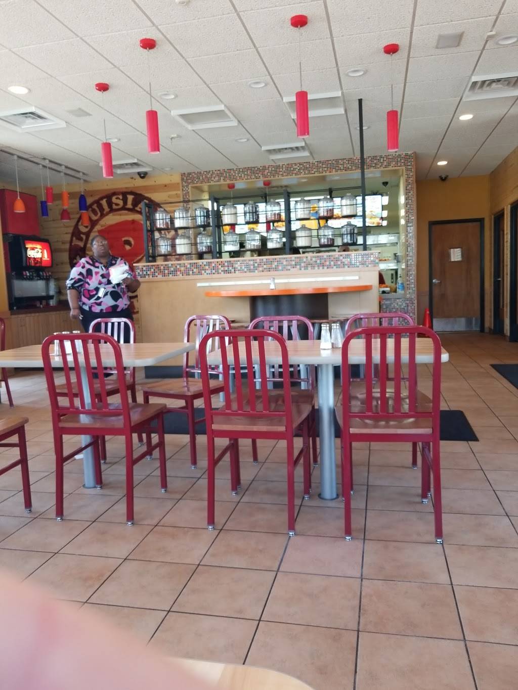 Popeyes Louisiana Kitchen | restaurant | 501 Telegraph Rd, Waterford Twp, MI 48328, USA | 2487063220 OR +1 248-706-3220