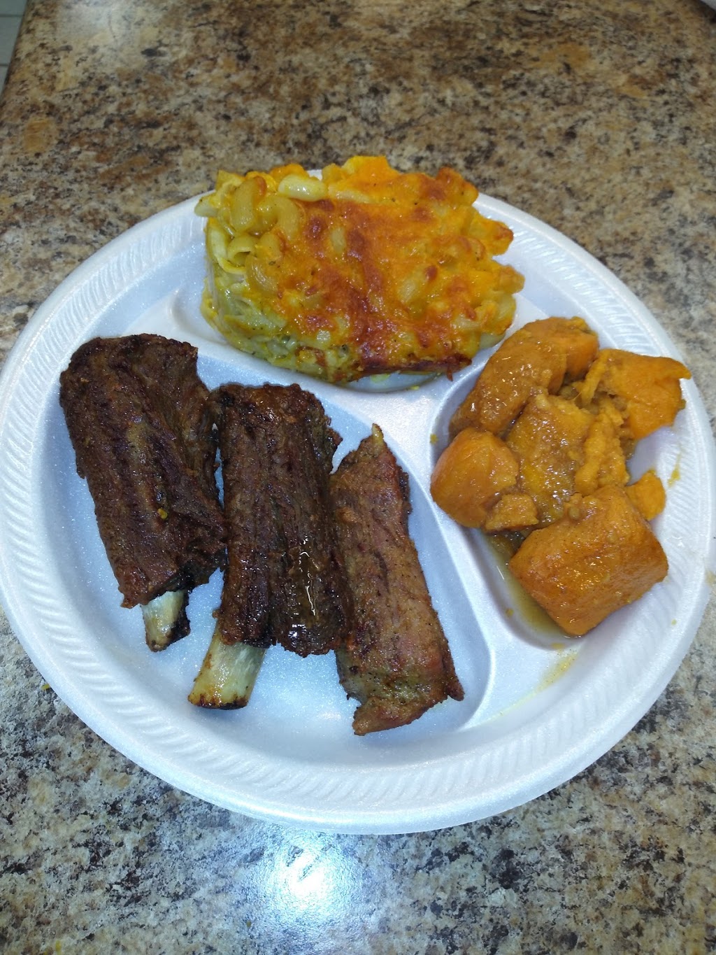 Phifshon & Venios Restaurant & Catering | restaurant | 102 E Railroad St, Dover, NC 28526, USA | 2522080010 OR +1 252-208-0010