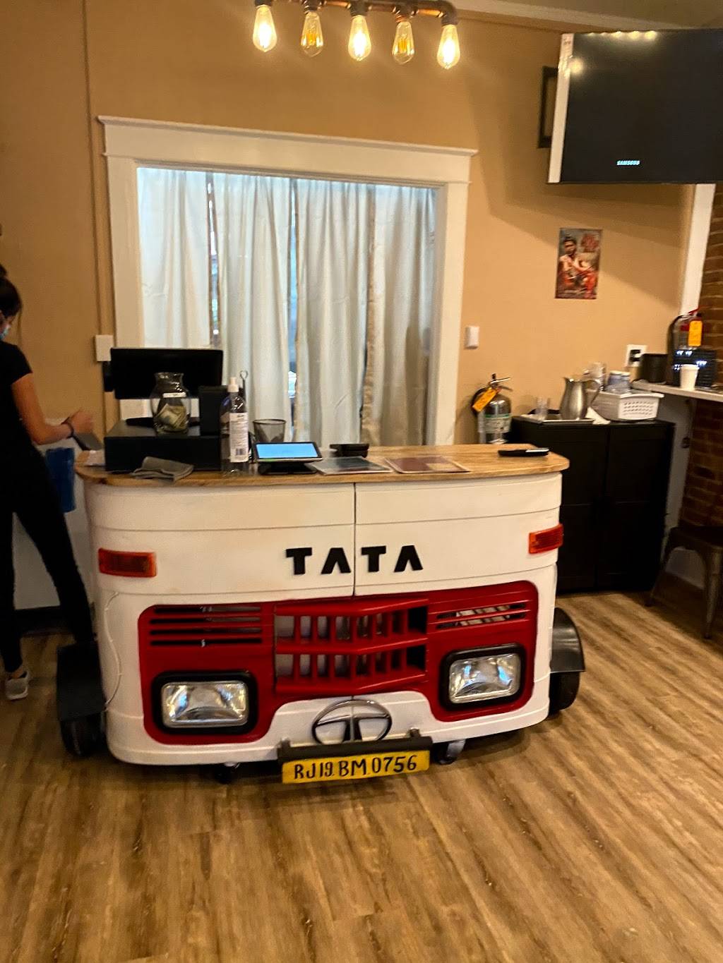 Masala Mastee | restaurant | 107 N Main St #101, Davidson, NC 28036, USA | 7048972211 OR +1 704-897-2211