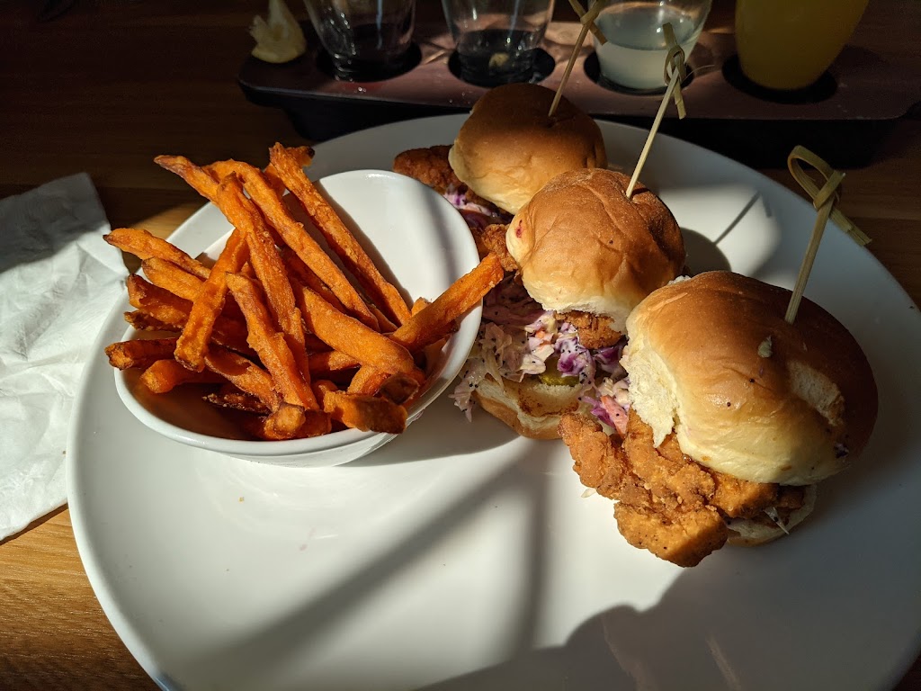 Broken Yolk Cafe | restaurant | 12285 Base Line Rd #120, Rancho Cucamonga, CA 91739, USA | 9096129655 OR +1 909-612-9655