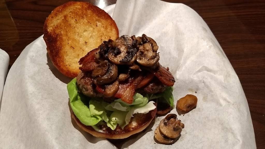 Woodys Palm House | night club | 450 S Palm Canyon Dr, Palm Springs, CA 92262, USA | 7602300188 OR +1 760-230-0188