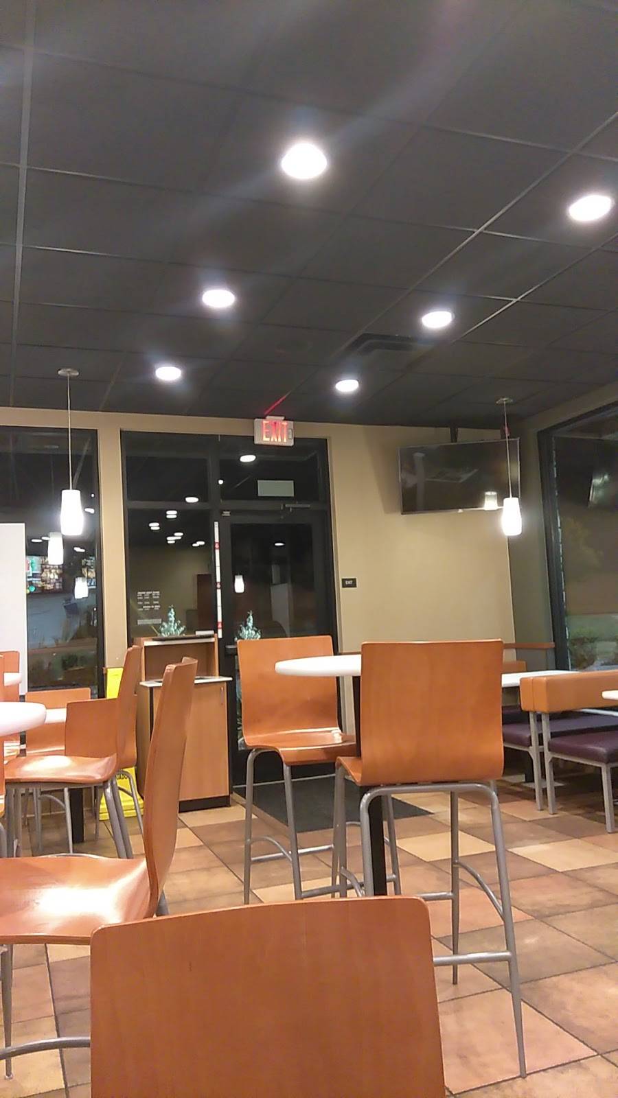 Taco Bell | meal takeaway | 1011 W Belt Line Rd, DeSoto, TX 75115, USA | 9722232889 OR +1 972-223-2889