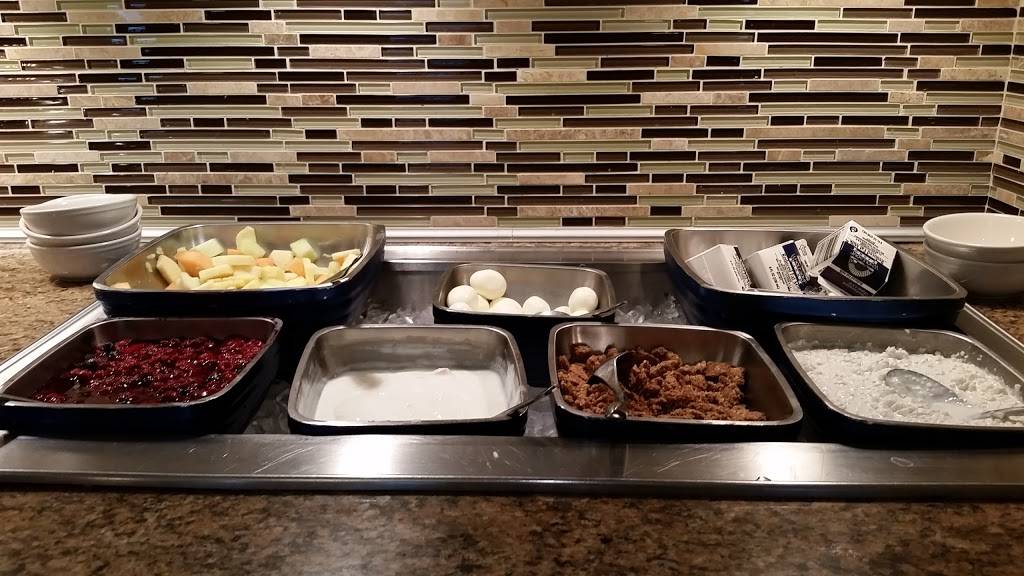 Harbor Grill | restaurant | 2602, 100 Hopkins Plaza, Baltimore, MD 21201, USA | 41057610007121 OR +1 410-576-1000 ext. 7121