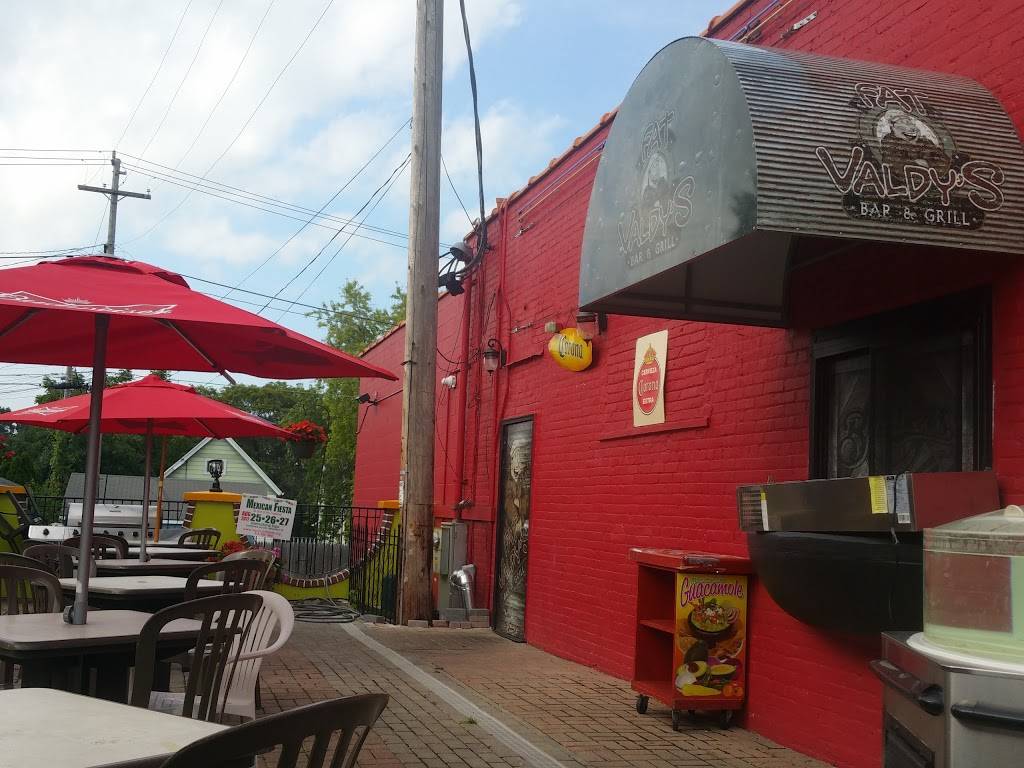 Fat Valdys Bar & Grill | restaurant | 5108 W Bluemound Rd, Milwaukee, WI 53208, USA | 4144430287 OR +1 414-443-0287