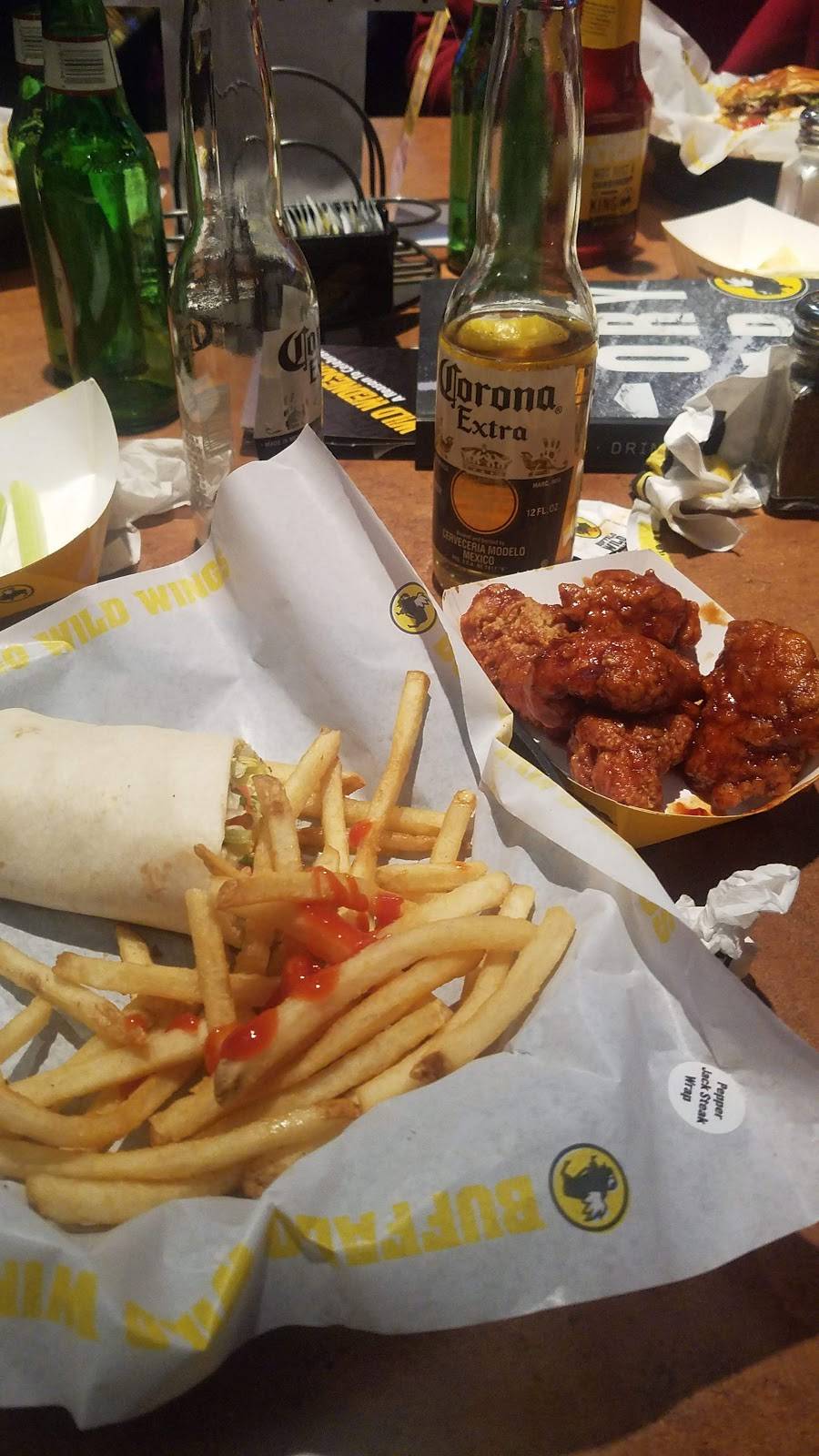 Buffalo Wild Wings | restaurant | 9566 Diamond Centre Dr, Mentor, OH 44060, USA | 4403522999 OR +1 440-352-2999