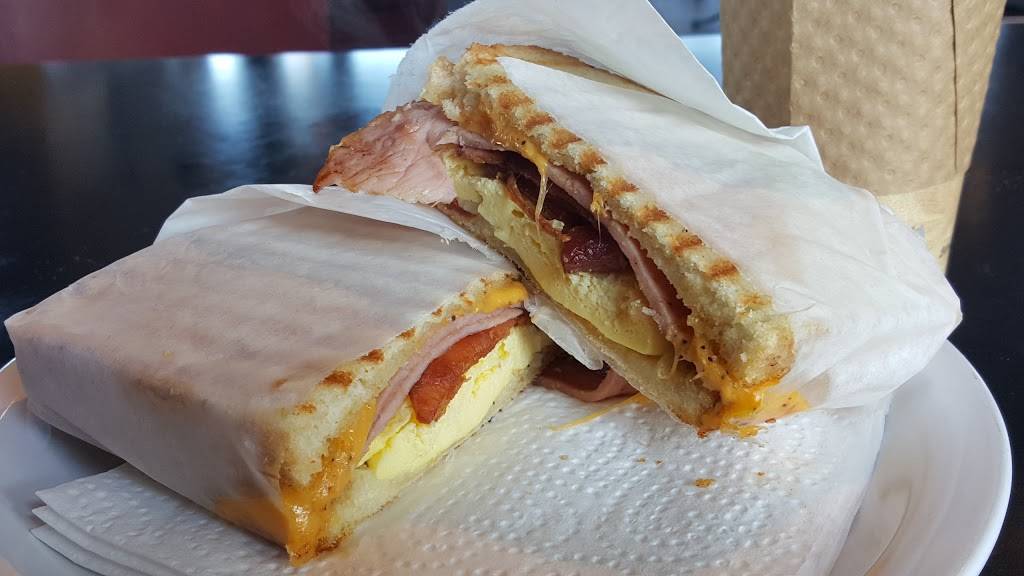 Auntie Irenes | cafe | 22504 Marine View Dr S, Des Moines, WA 98198, USA | 2068240249 OR +1 206-824-0249