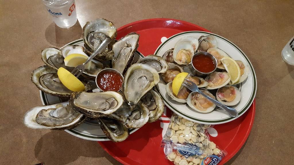 Peters Clam Bar | restaurant | 600 Long Beach Rd, Island Park, NY 11558, USA | 5164320505 OR +1 516-432-0505