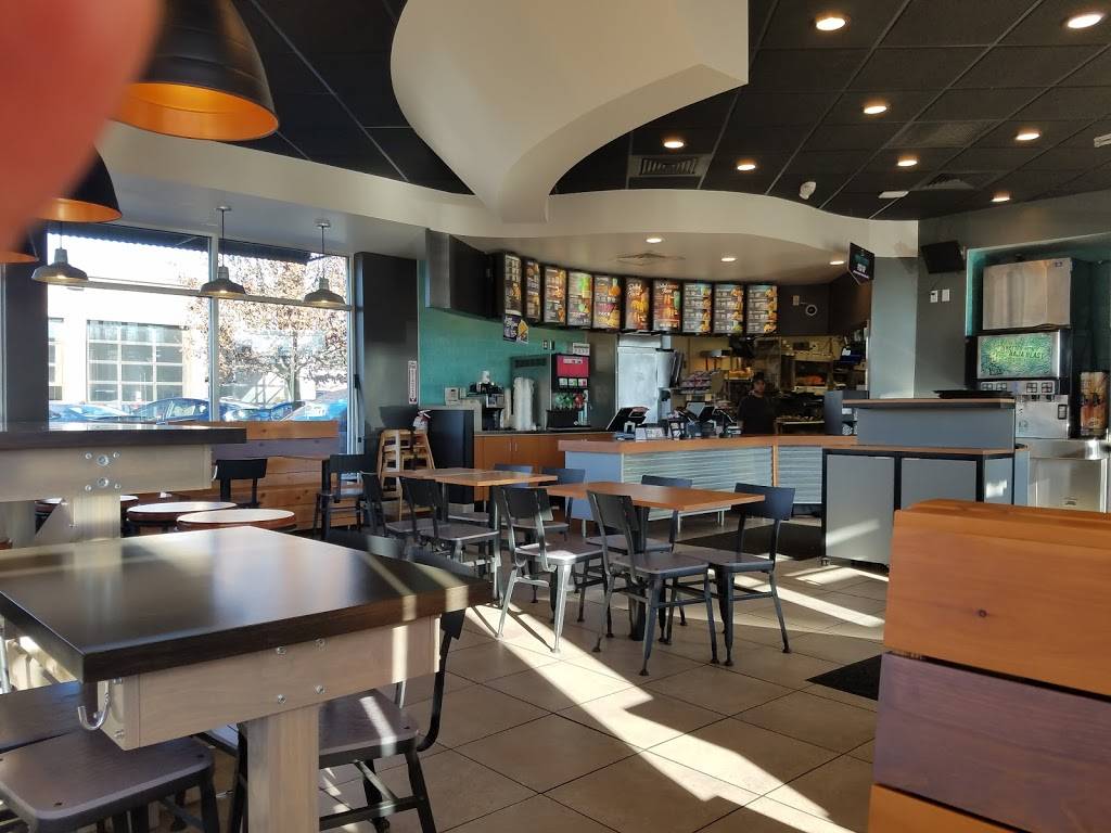 Taco Bell | meal takeaway | 5420 S 108th St, Hales Corners, WI 53130, USA | 4144250895 OR +1 414-425-0895