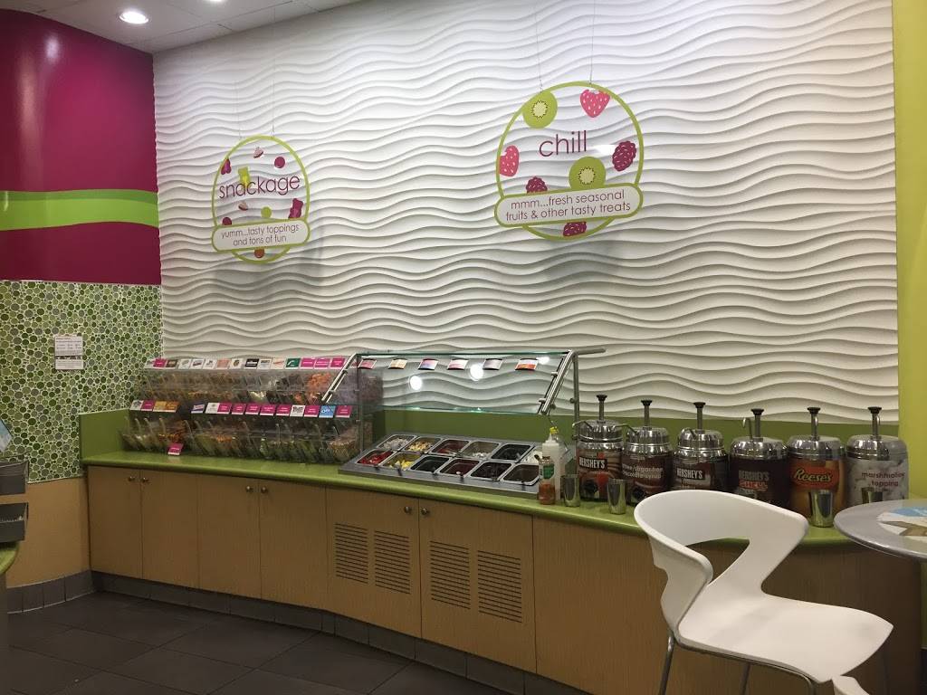 Menchie’s Frozen Yogurt | restaurant | 14523a Sherman Way, Van Nuys, CA 91405, USA | 8184653212 OR +1 818-465-3212