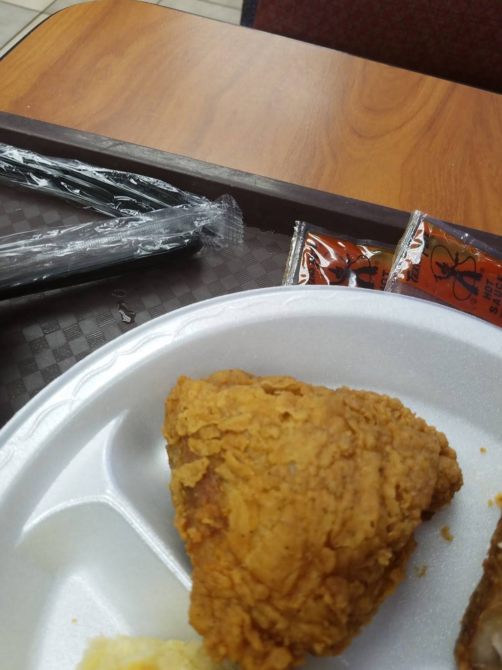 Lees Famous Recipe Chicken | meal delivery | 856 W Sherman Blvd, Muskegon, MI 49441, USA | 2317557333 OR +1 231-755-7333