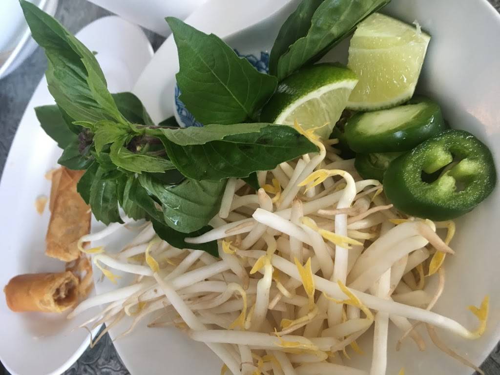 Vohns Restaurant | restaurant | 633 Pulaski Blvd, Bellingham, MA 02019, USA | 5088834934 OR +1 508-883-4934