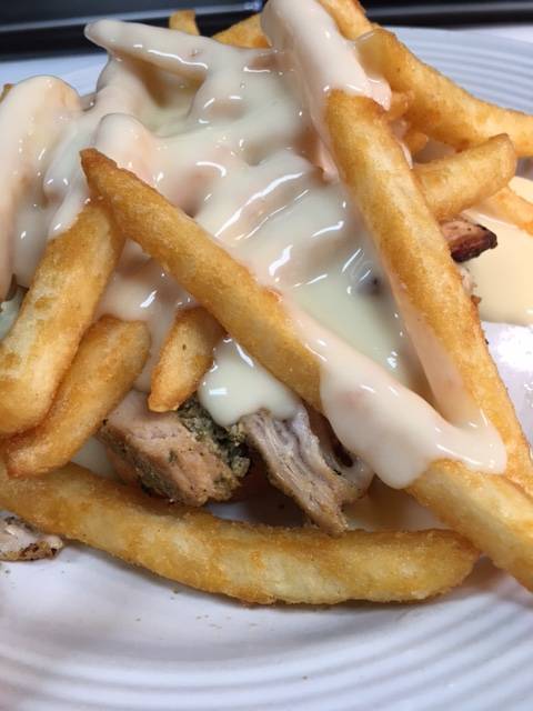 MDs Sports Bar & Grill | restaurant | 7719 N University St, Peoria, IL 61614, USA | 3096912025 OR +1 309-691-2025