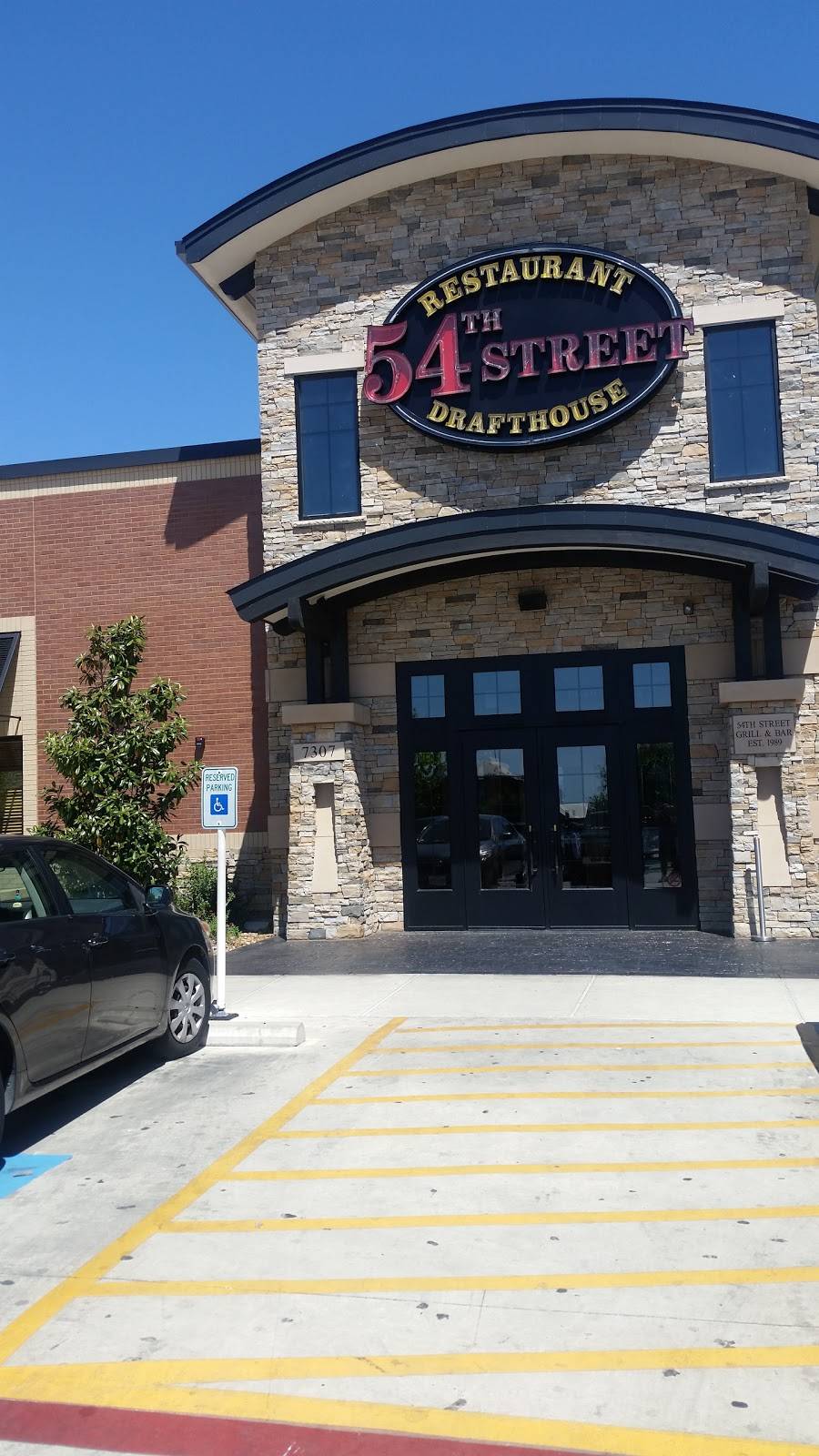 54th Street Restaurant & Drafthouse | restaurant | 7307 S New Braunfels Ave, San Antonio, TX 78223, USA | 2103335455 OR +1 210-333-5455