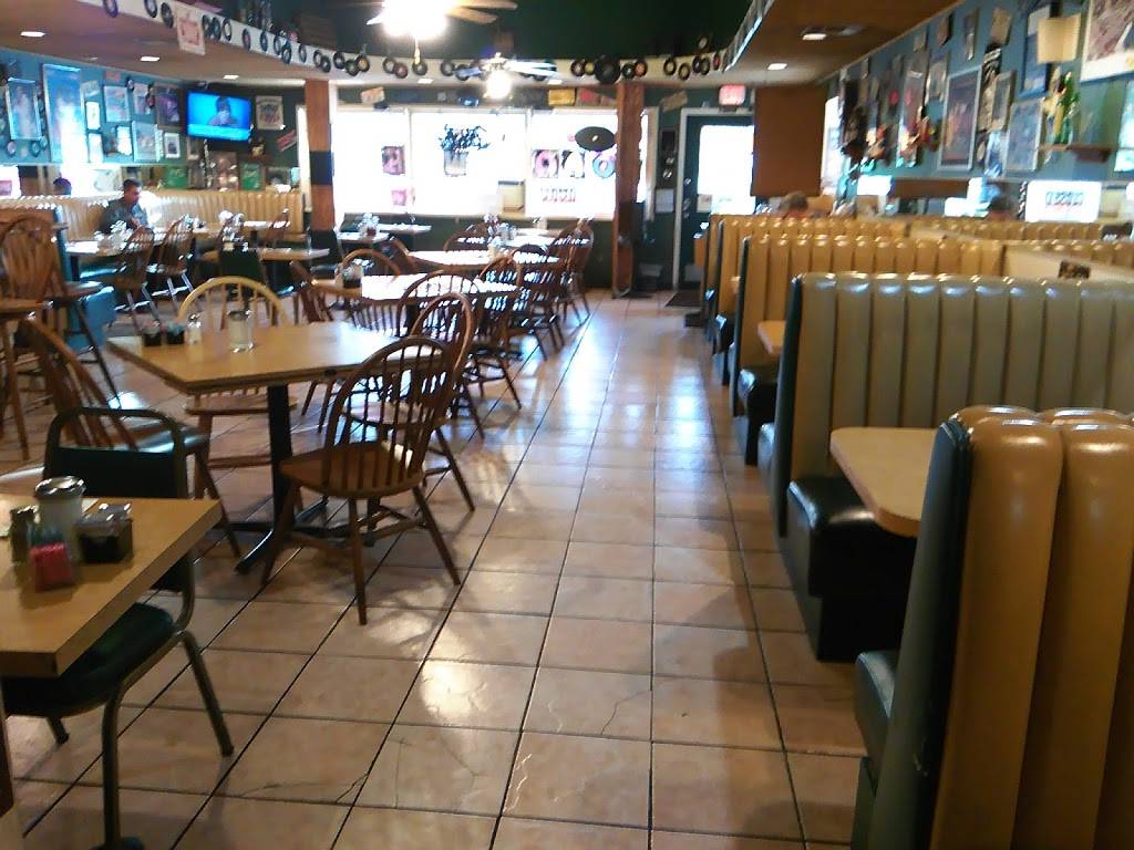Mollys Cafe | restaurant | 350 N D St, San Bernardino, CA 92401, USA | 9098881778 OR +1 909-888-1778