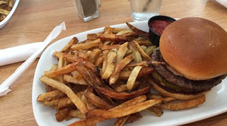 Fast Eddies | restaurant | 1055 Elgin St N, Cambridge, ON N1R 8J1, Canada | 5196237332 OR +1 519-623-7332