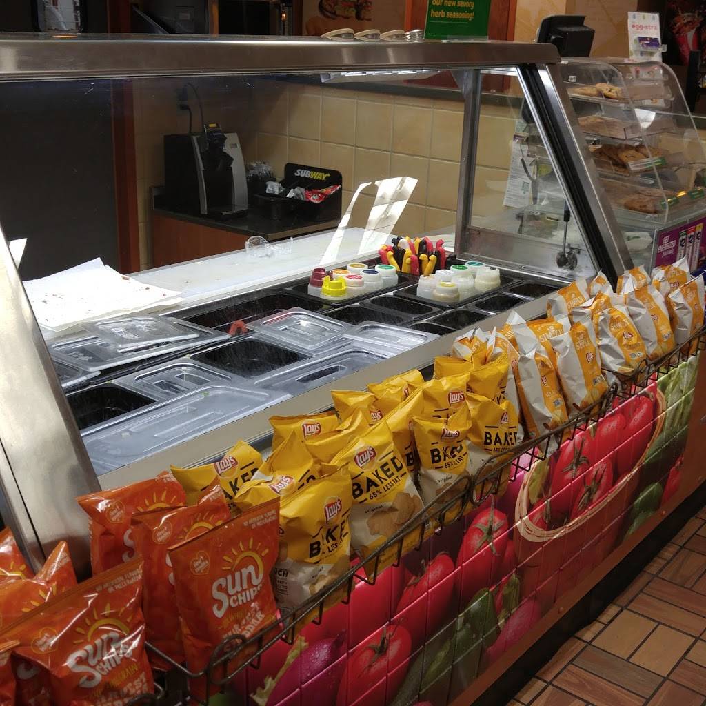 Subway | restaurant | 4304 Jeffers Rd, Eau Claire, WI 54703, USA | 7158338801 OR +1 715-833-8801